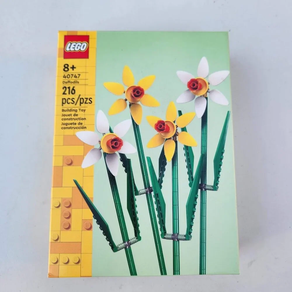 NEW LEGO Daffodils Flowers 40747 Building Set 216 Pieces Flower Botanical Collec